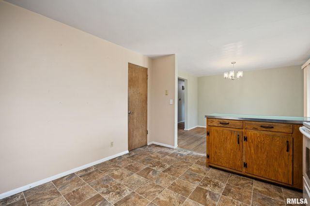 604 S ELM Street, Washington, IL 61571