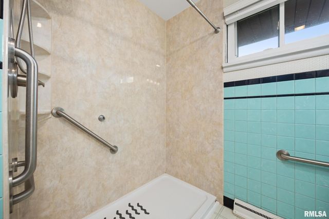 604 S ELM Street, Washington, IL 61571