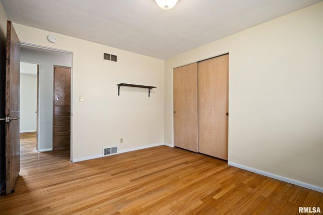 604 S ELM Street, Washington, IL 61571