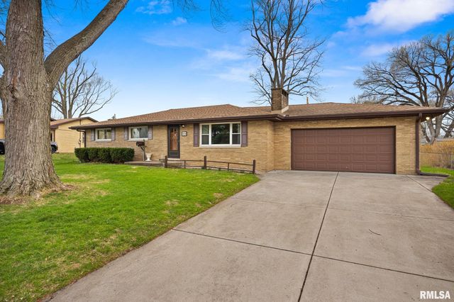 604 S ELM Street, Washington, IL 61571