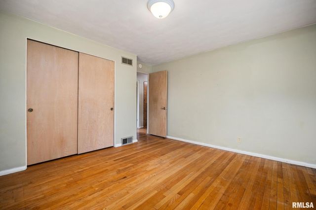 604 S ELM Street, Washington, IL 61571