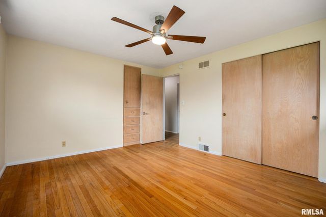 604 S ELM Street, Washington, IL 61571