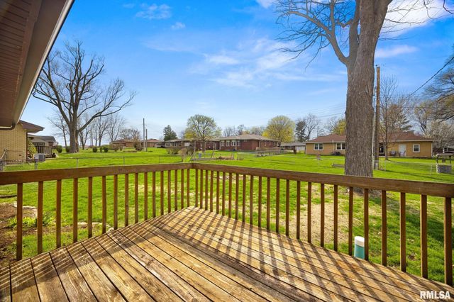 604 S ELM Street, Washington, IL 61571