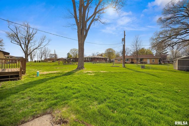 604 S ELM Street, Washington, IL 61571