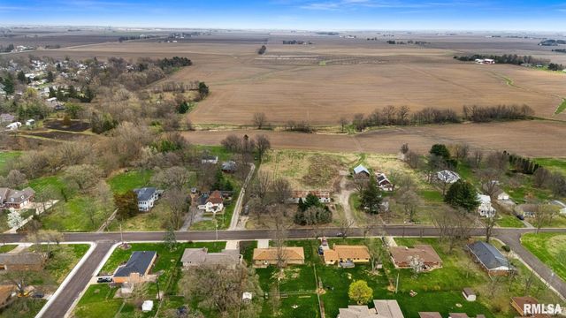 604 S ELM Street, Washington, IL 61571