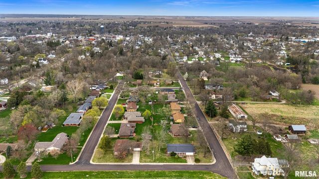 604 S ELM Street, Washington, IL 61571