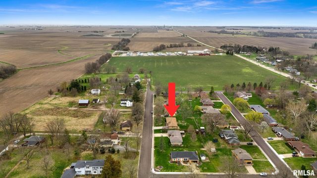 604 S ELM Street, Washington, IL 61571