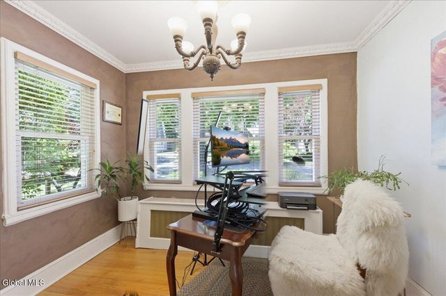 11 Freeman Road, Albany, NY 12208