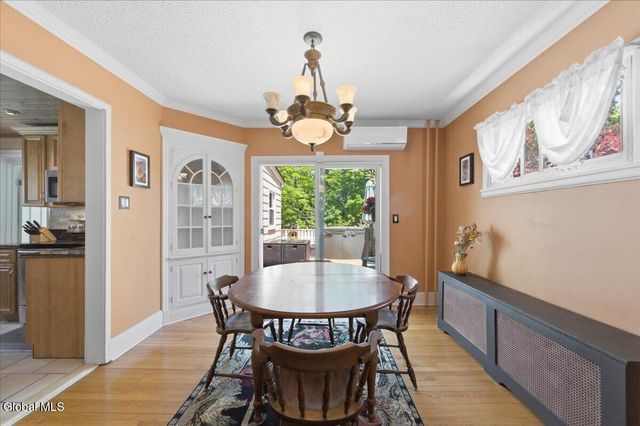 11 Freeman Road, Albany, NY 12208