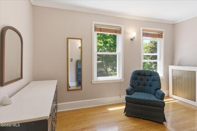 11 Freeman Road, Albany, NY 12208