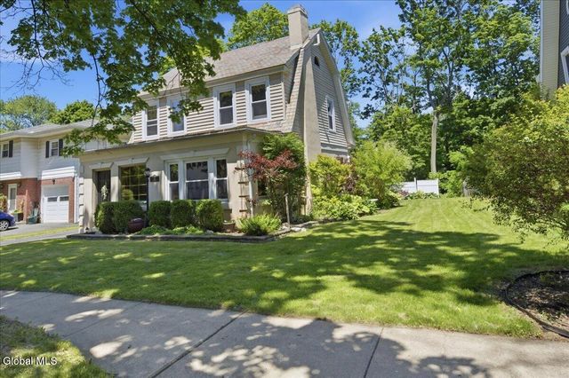 11 Freeman Road, Albany, NY 12208