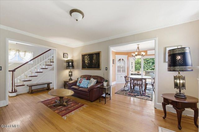 11 Freeman Road, Albany, NY 12208