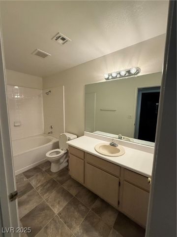 5261 Lindell Road 105, Las Vegas, NV 89118