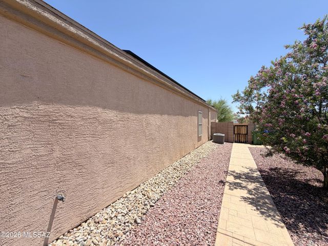 7112 S Victor Drive, Tucson, AZ 85757