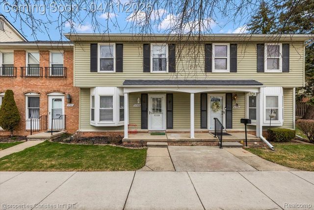 37589 Charter Oaks Blvd, Clinton Charter Township, MI 48036