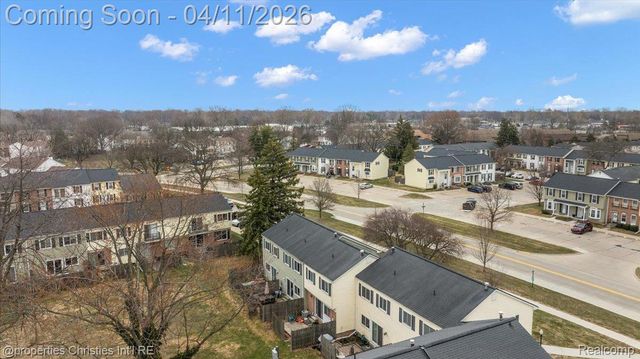 37589 Charter Oaks Blvd, Clinton Charter Township, MI 48036