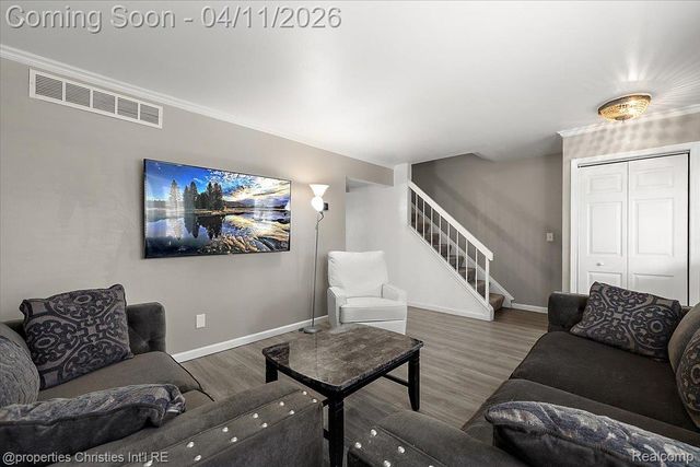 37589 Charter Oaks Blvd, Clinton Charter Township, MI 48036
