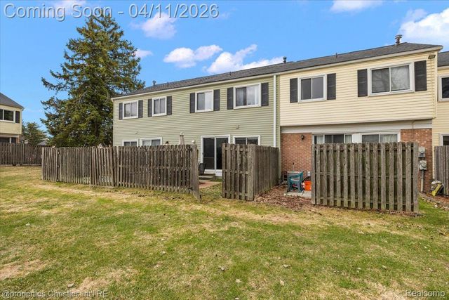 37589 Charter Oaks Blvd, Clinton Charter Township, MI 48036