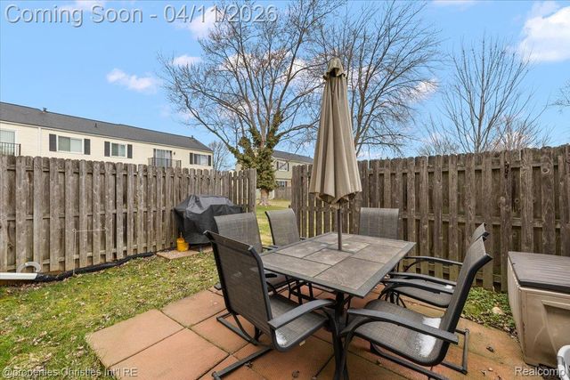 37589 Charter Oaks Blvd, Clinton Charter Township, MI 48036
