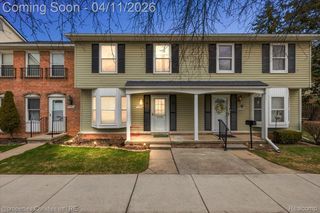 37589 Charter Oaks Blvd, Clinton Charter Township, MI 48036