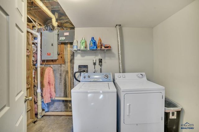 802 ROSILEE LN, Rapid City, SD 57701