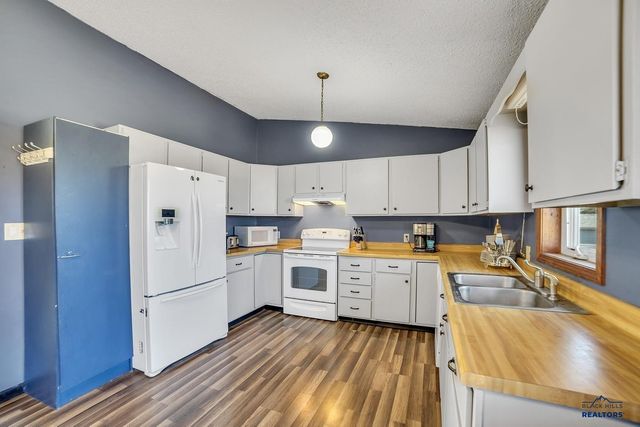 802 ROSILEE LN, Rapid City, SD 57701