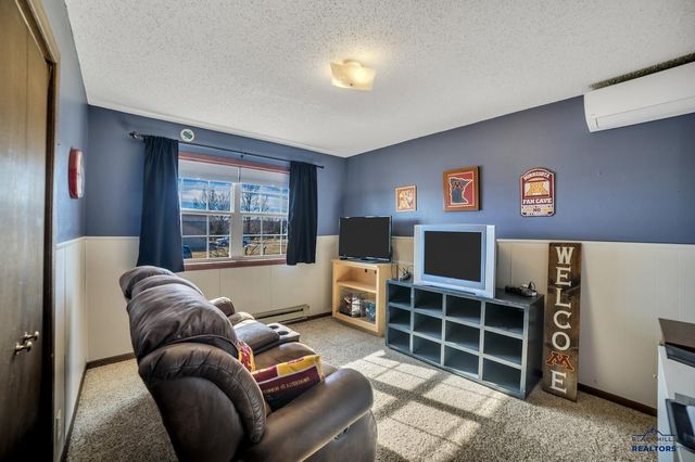 802 ROSILEE LN, Rapid City, SD 57701