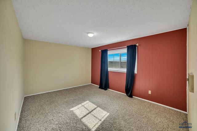 802 ROSILEE LN, Rapid City, SD 57701