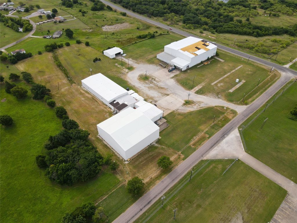 72 Gibbons Road, Southmayd, TX 75092