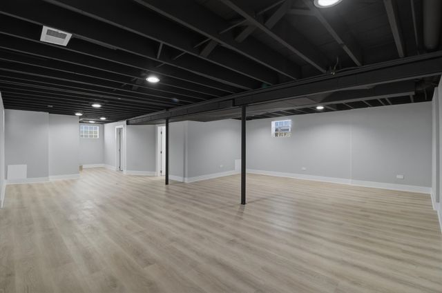 5400 S Nashville Avenue, Chicago, IL 60638