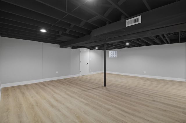 5400 S Nashville Avenue, Chicago, IL 60638