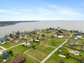 177 6th Avenue, Onalaska, TX 77360