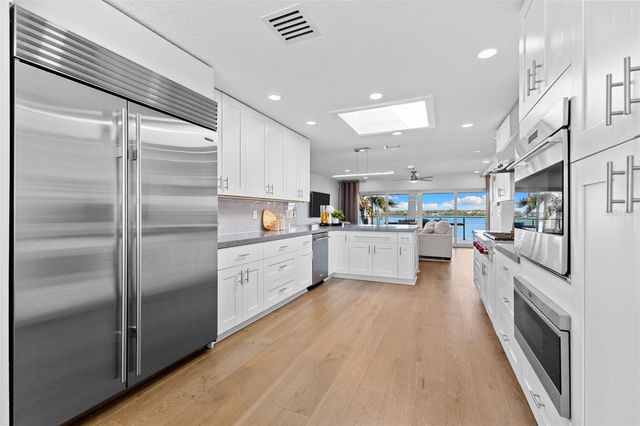 850 BAY POINT DRIVE, Madeira Beach, FL 33708