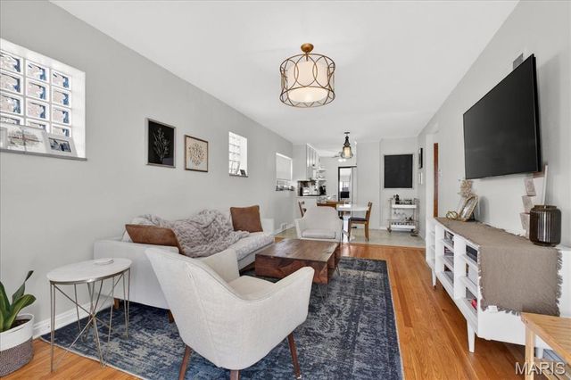 5028 Shrewsbury Avenue, St Louis, MO 63119