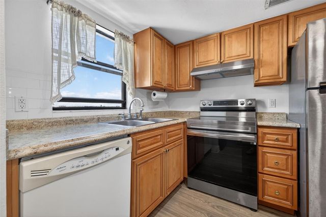 7050 SUNSET DRIVE S 601, South Pasadena, FL 33707