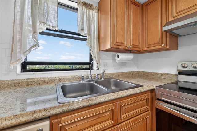 7050 SUNSET DRIVE S 601, South Pasadena, FL 33707