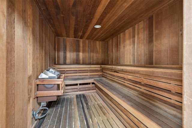 7050 SUNSET DRIVE S 601, South Pasadena, FL 33707