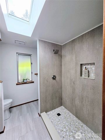 2941 Erlands Beach Loop NW, Bremerton, WA 98312