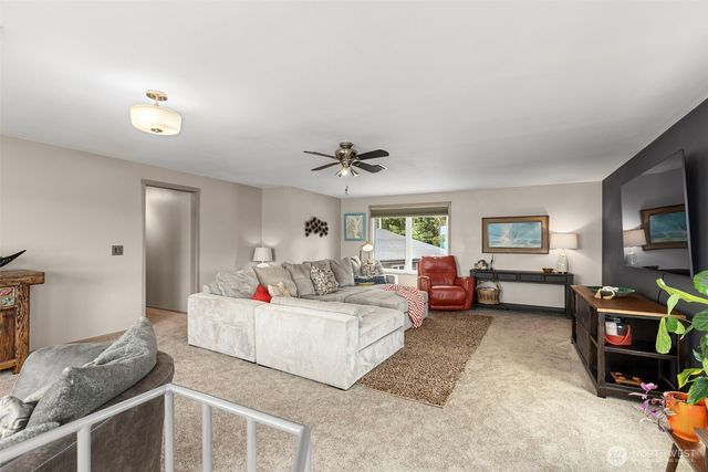 2941 Erlands Beach Loop NW, Bremerton, WA 98312