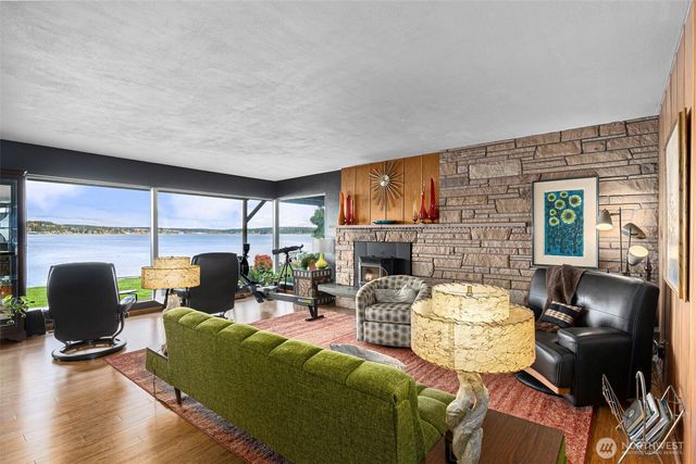 2941 Erlands Beach Loop NW, Bremerton, WA 98312