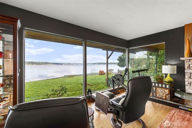 2941 Erlands Beach Loop NW, Bremerton, WA 98312