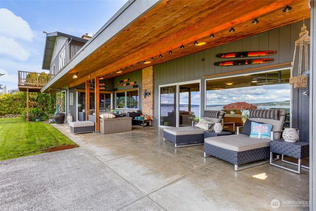 2941 Erlands Beach Loop NW, Bremerton, WA 98312