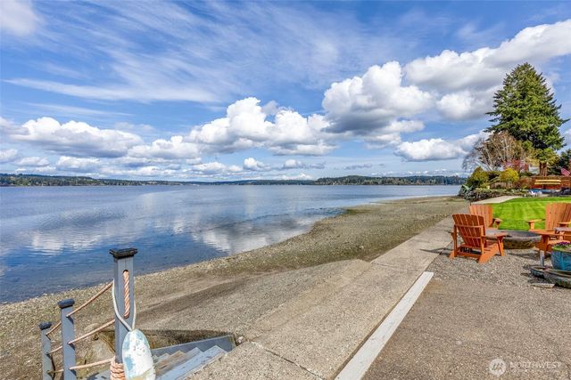 2941 Erlands Beach Loop NW, Bremerton, WA 98312