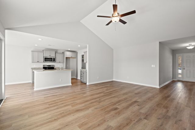 912 Woodside Dr., Conway, SC 29526
