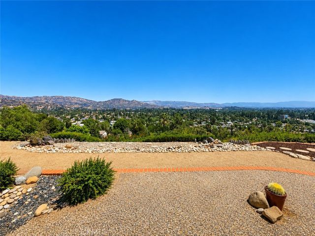 23707 Sandalwood, West Hills, CA 91307