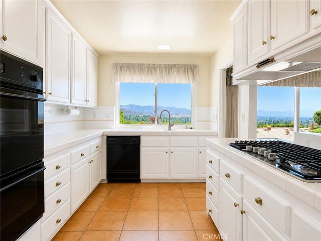 23707 Sandalwood, West Hills, CA 91307