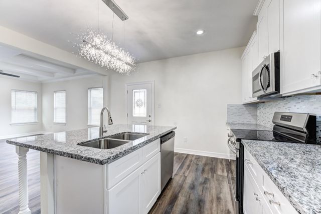 410 N 4th Street, Beasley, TX 77417