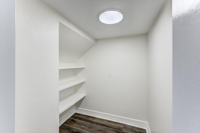 410 N 4th Street, Beasley, TX 77417