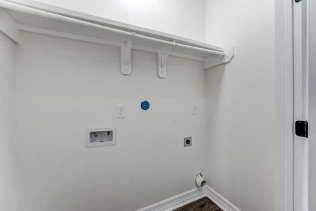 410 N 4th Street, Beasley, TX 77417