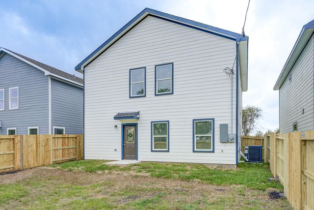 410 N 4th Street, Beasley, TX 77417